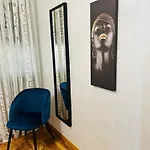 Luxury Av Apartment *