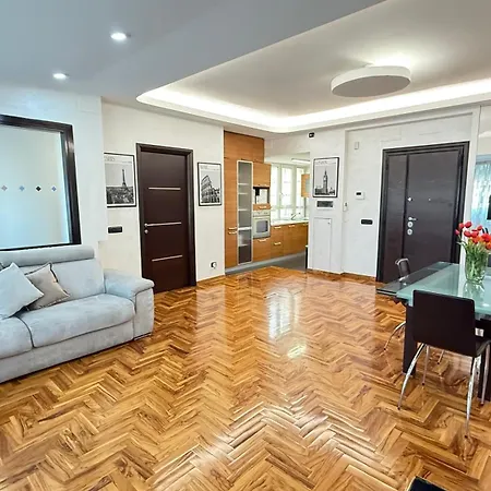 Luxury Av