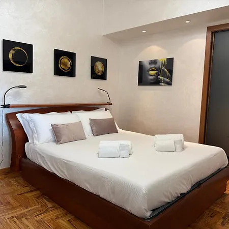 Luxury Av *